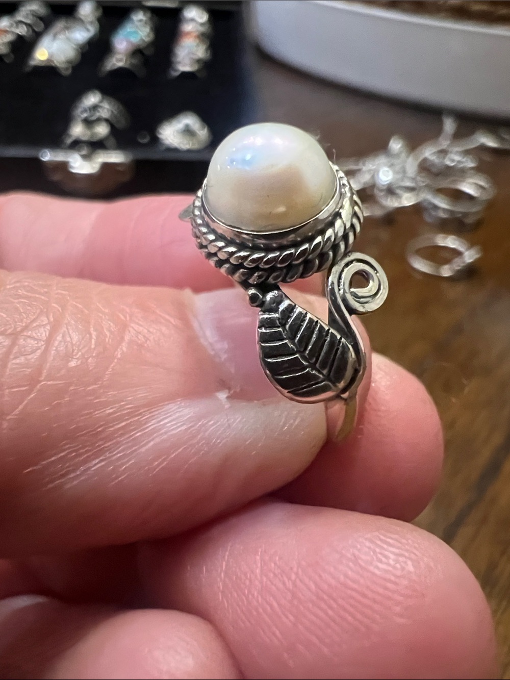 Sterling Silver Pearl Leaf Ring - White Pearl Size 6